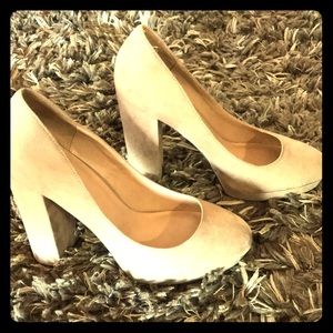 Chic Clothing, shoes and more💋